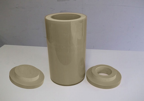 Radiation shielding container for measuring radiation dose before and after decontamination of water made of GSF